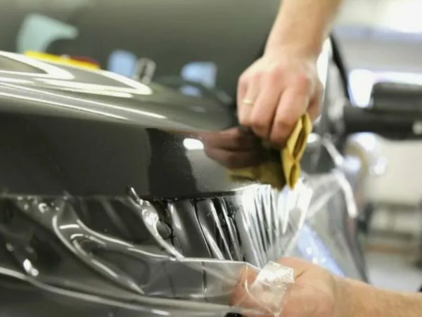 От капота до бампера: полное руководство по оклейке автомобиля бронепленкой