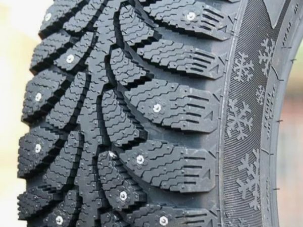 Шипованные или фрикционные: какие зимние шины лучше