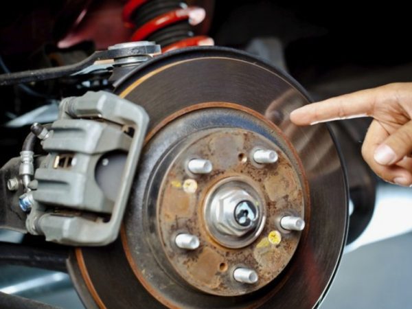 Как подготовить тормозную систему к дальней поездке и не застрять на трассе